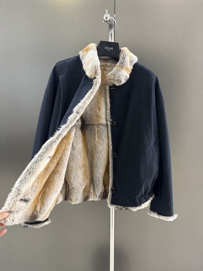 Ce1i*e outwears